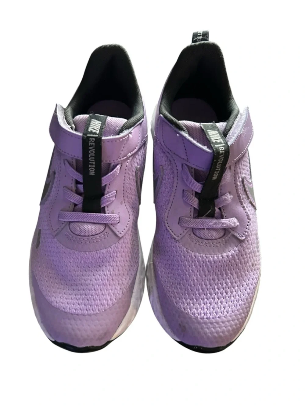 Nike Revolution 5 Lavender and Silver girls Athletic Sneakers sz 2Y euc